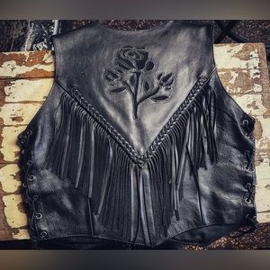 Vintage 1970’s Rose Black Leather cropped Motorcycle vest..Sz L